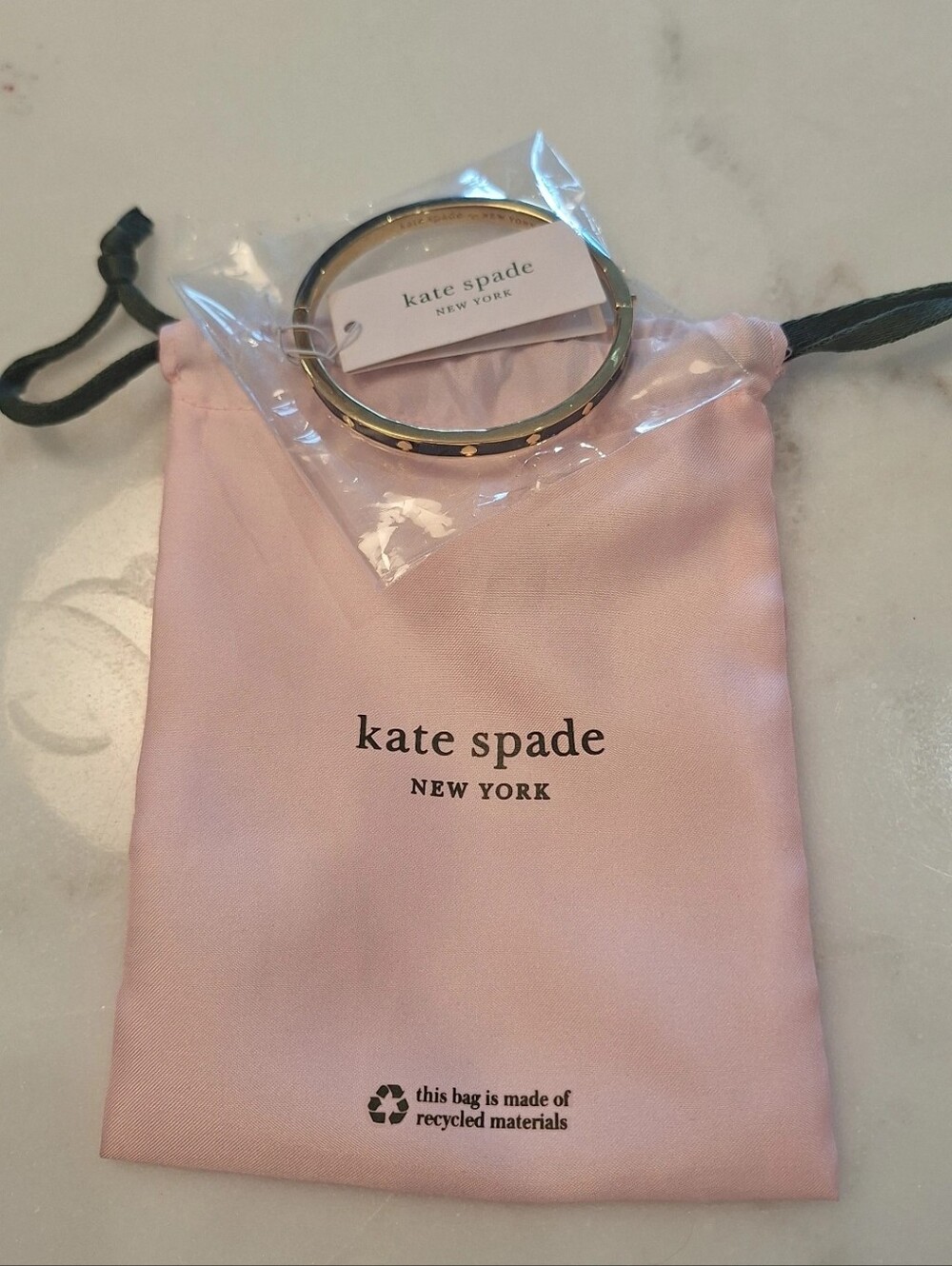 Kate Spade Black & Gold Spade Braclet NWT - Picture 4 of 4